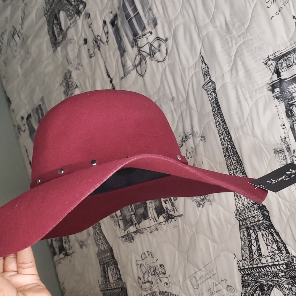 Red Marcus Adler hat - Picture 3 of 3